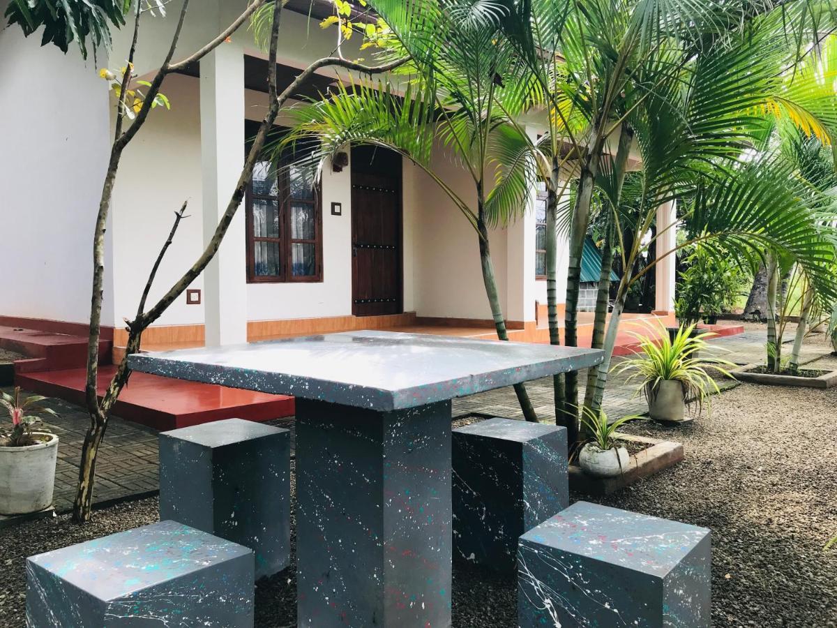 Lake Wind Habarana Exterior photo